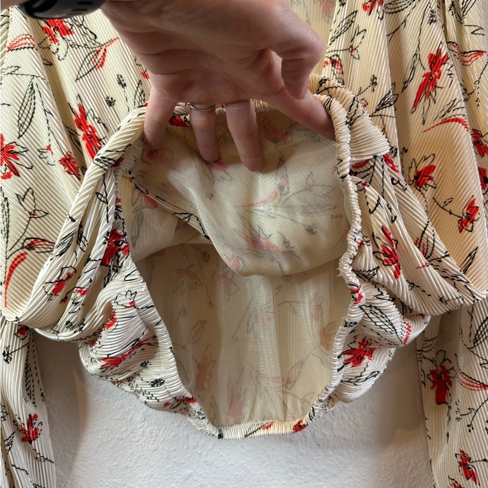 ASTR THE LABEL Pleated Poet Sleeve Cinch Waist Blouse - Picture 7 of 12